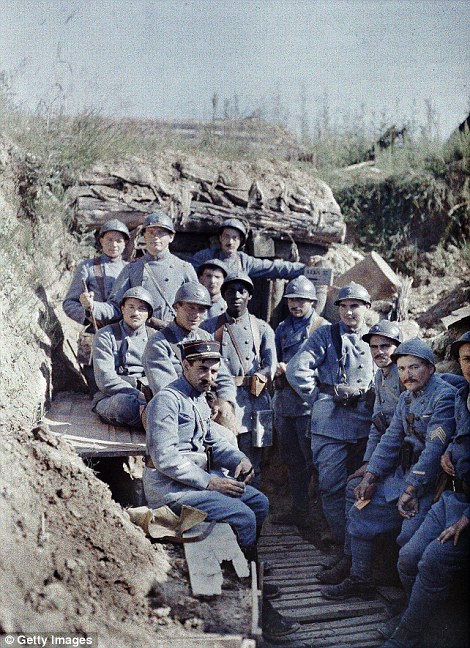 303FE21F00000578-3403612-In_a_frontline_trench_in_Hirtzbach_on_16_June_1917-a-9_1453046705279