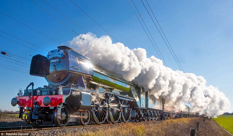 318EA7B200000578-3463466-Glorious_The_Flying_Scotsman_makes_its_first_run_with_passengers-a-6_1456429601610